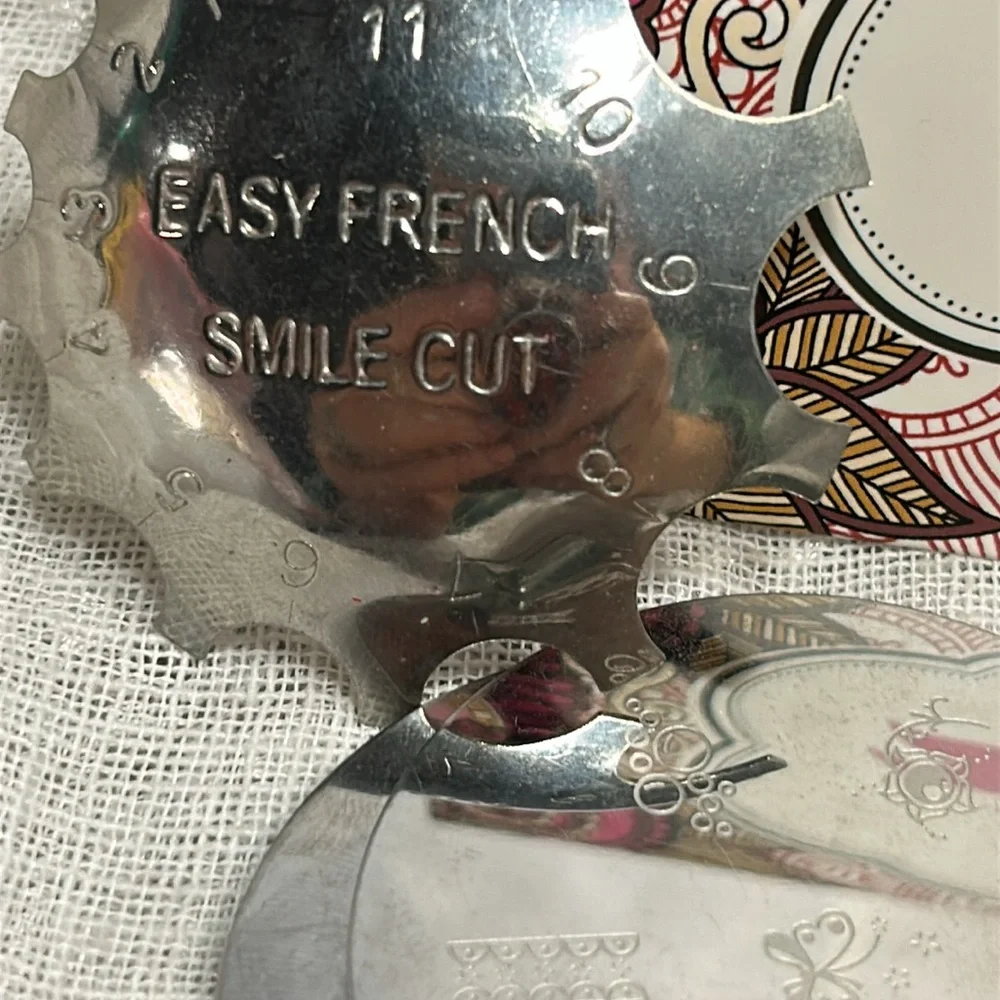 Manicure plate bundle: 29 circular, 1 easy french smile cut, rectangular plate